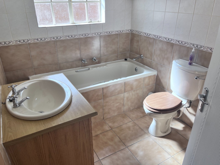 2 Bedroom Property for Sale in Heuwelsig Free State